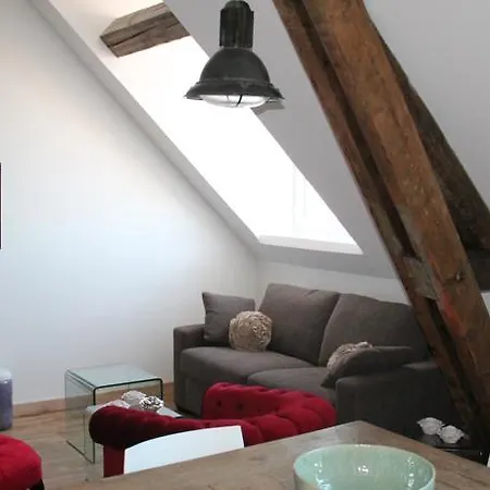 Un Zeste De Perier Apartment