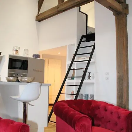Un Zeste De Perier Apartment